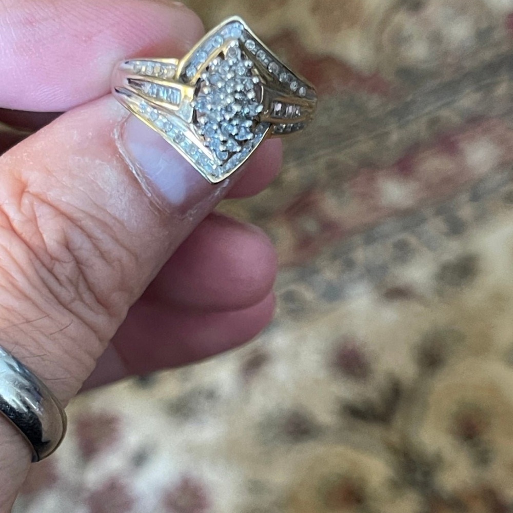 10k Gold .75 ct Diamond Ring.